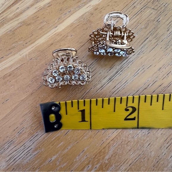 Small Butterfly Hair Clips - Picture 5 of 6